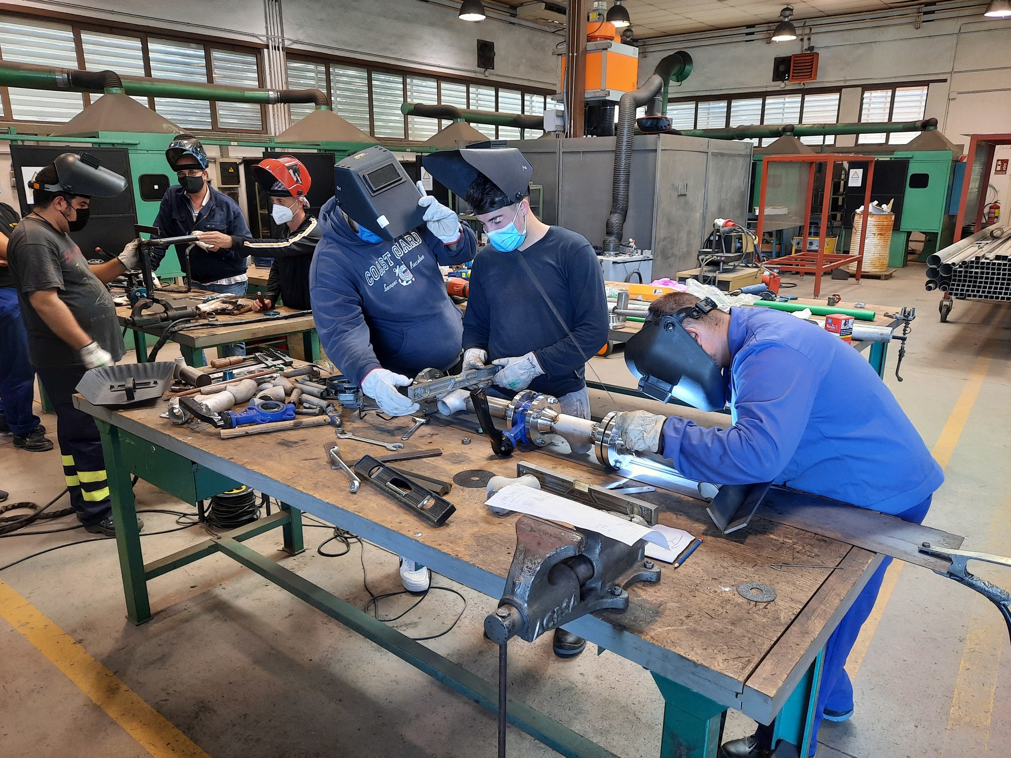 Alumnos del SEF, durante la realización de uno de los cursos de soldadora industrial