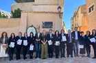 Foto de familia tras la entrega de diplomas