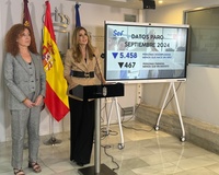 La consejera de Empresa, Empleo y Economía Social, Marisa López Aragón, junto con la directora del SEF, Pilar Valero, ofrece los datos del paro del mes de septiembre