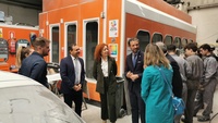 La directora general del SEF, Pilar Valero, junto al presidente de Fremm, Alfonso Henández, durante su visita al Centro de Formación de la patronal del metal.