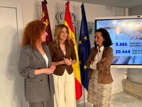 La consejera de Empresa, Empleo y Econom&iacute;a Social, Marisa L&oacute;pez Arag&oacute;n,&nbsp;junto con la secretaria general de la Consejer&iacute;a, Ana Losantos y la directora general del SEF, Pilar Valero, tras la rueda de prensa.