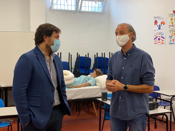 El consejero Miguel Motas visitó las instalaciones de la Fundación Tienda Asilo San Pedro en Cartagena 3