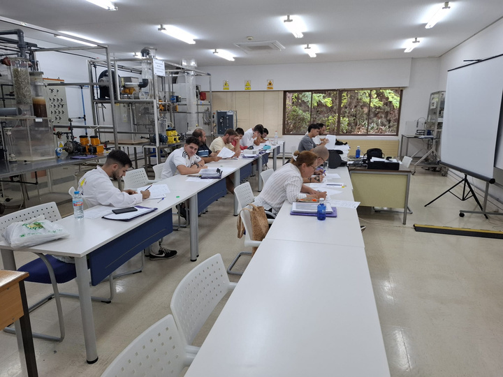 Alumnos durante la realización del curso